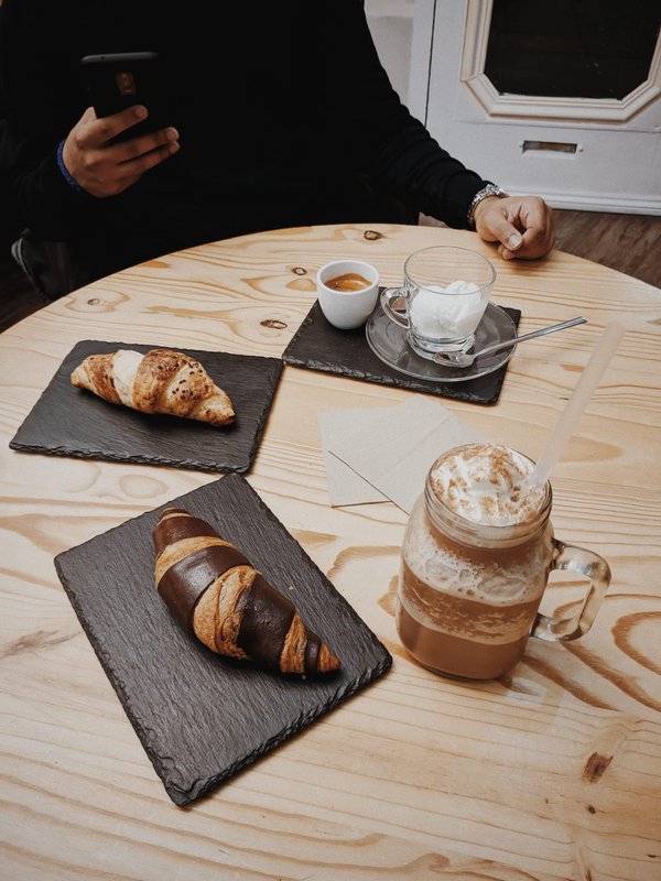 Comment choisir une maison flottante sur les canaux de Copenhague pour une expérience danoise authentique ?